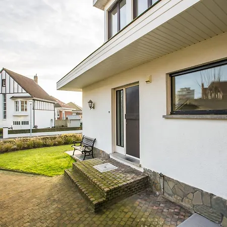 By The Sea, Cleaning Included Holiday home